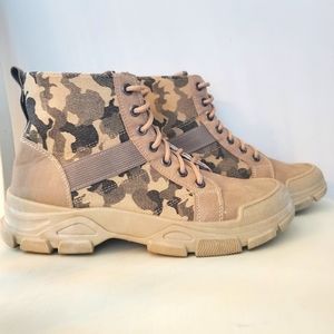 Men's Camo Hiking Boots 8.5